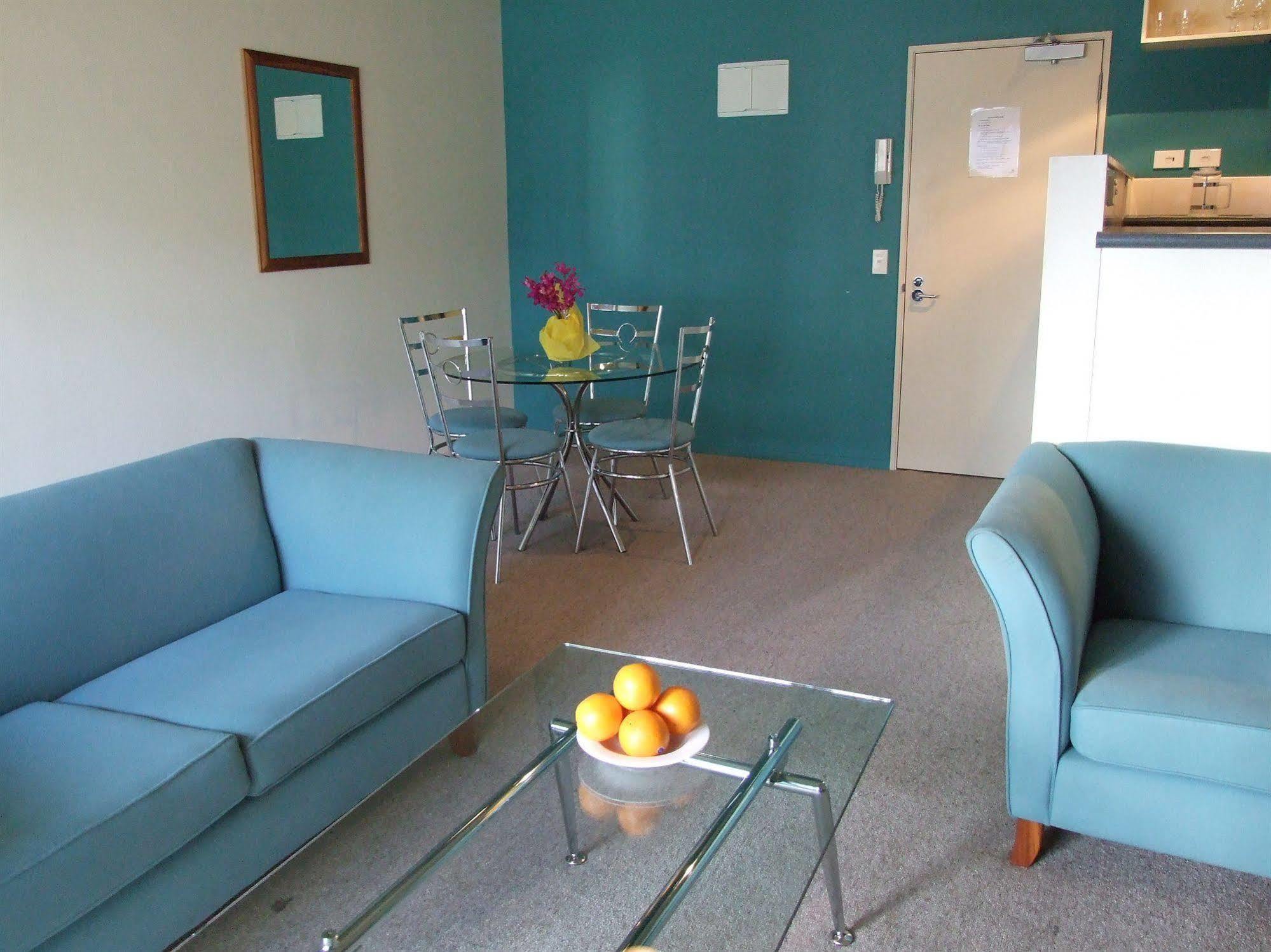 Willis Village Wellington Bagian luar foto